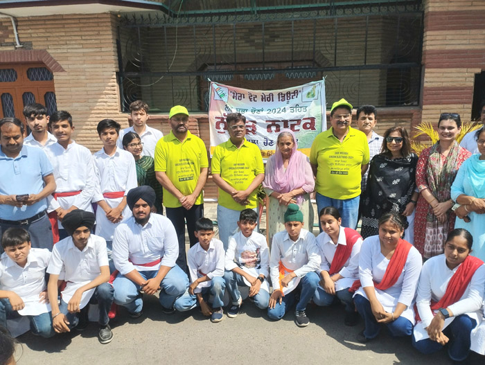Dr. Hira Lal gave a message to make the environment green by conducting green elections from Khatkar Kalan